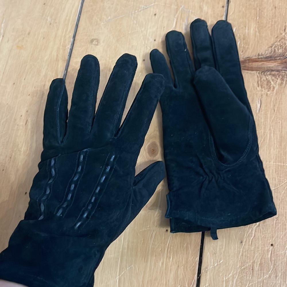 Vintage suede gloves